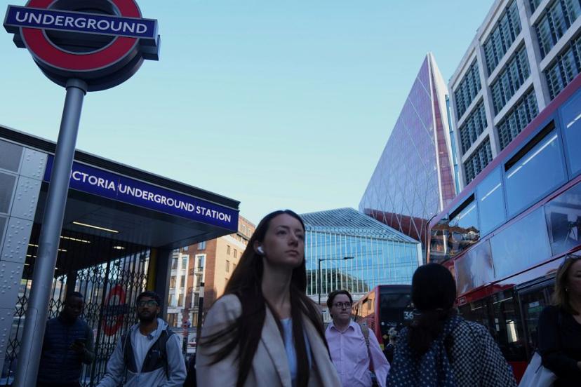 Londra'da metro grevleri: Metro kapanırken havalimanları ve istasyonlara alternatif güzergahlar