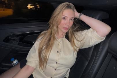 Yasmin Erbil, saçlarını pembeye boyattı! Yeni imajı da beğenildi