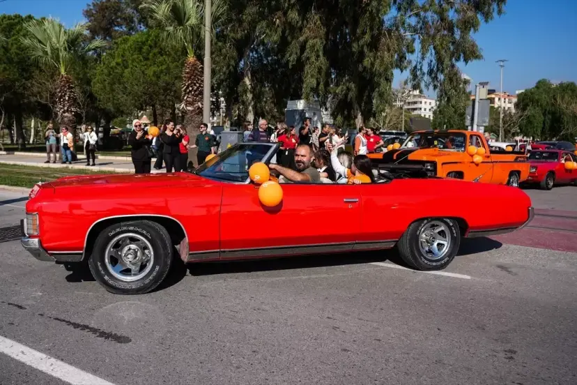 İzmir&apos;de Lösemili Çocuklar Haftası için Farkındalık Yürüyüşü