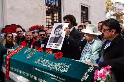 Yeşilçam&apos;ın Usta Oyuncusu Engin Çağlar Son Yolculuğuna Uğurlandı