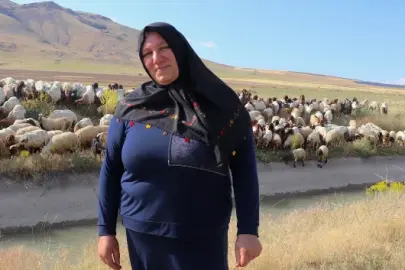 Van'da 5 çocuk annesi kadın ezber bozdu: Devletin desteğiyle 40 koyunu 400 yaptı